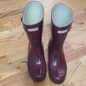 Authentic Hunter rain boots, burgundy, size 39/8